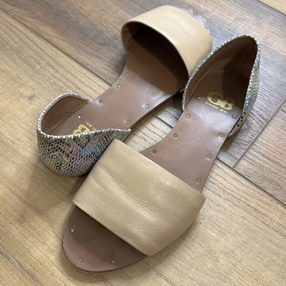 Gianni Bini Pool Party Sandals - Picture 3 of 6